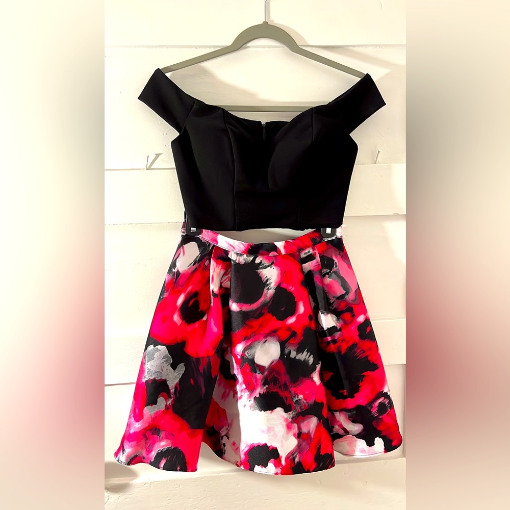 B. Darlin off the shoulder 2-piece black & hot pink homecoming dress. Size 5/6.